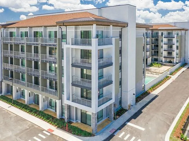 Lofts at South Lake — Photo 21