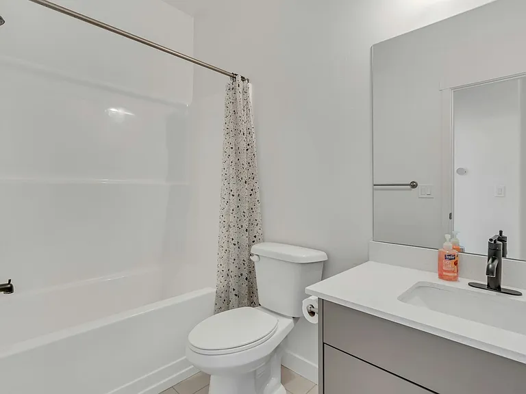 501 S 1080 W — Photo 18