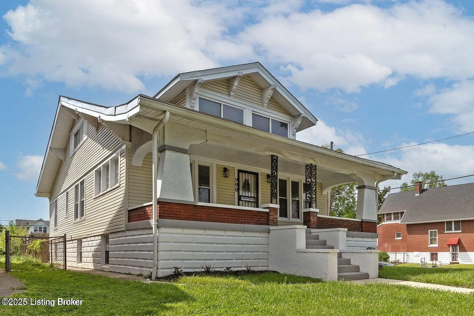 900 Cecil Ave photo 1