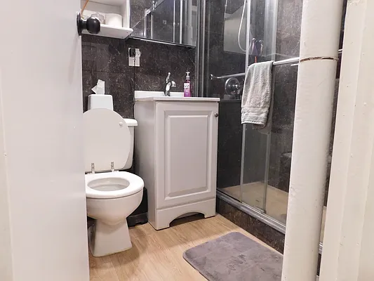 Rented by Oxford Property Group | media 8