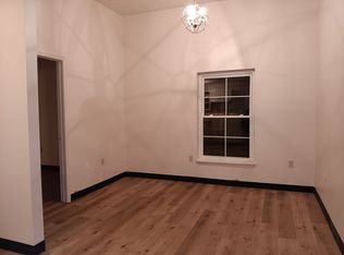 114 Collins St #204, Irvine, KY 40336