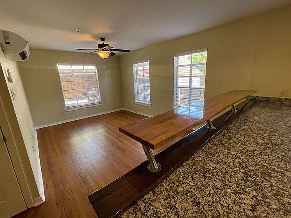 3rd image of 1406 Broadway St #5