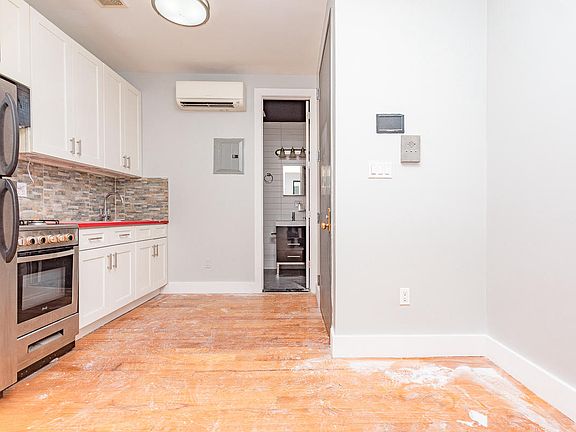 2nd image of 1493 Gates Ave APT 2C