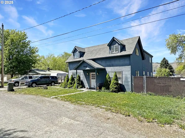 2205 15th St, Baker City, OR 97814
