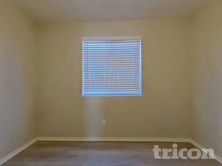 25760 W Valley View Dr — Photo 10