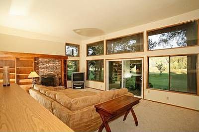 5th image of 597 Brentwood Dr