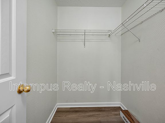5th image of 325 Shoshone Pl