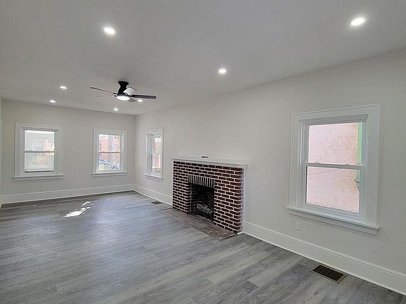 5th image of 1614 Boas St
