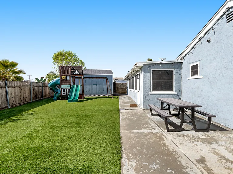 9483 Pennywood Rd — Photo 33