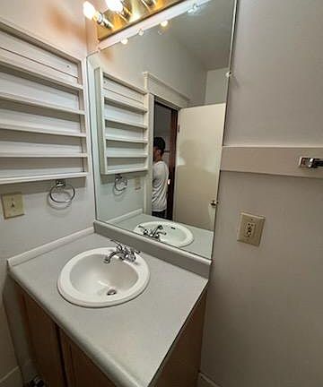 5th image of 1000 E St #1B