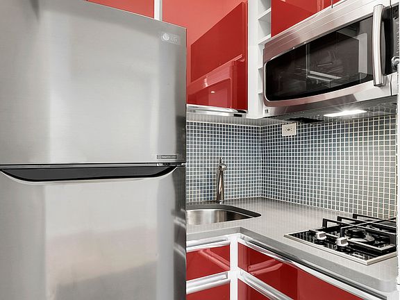 5th image of 500 W End Ave APT 8Z
