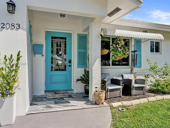 4th image of 2083 SW 13th Ave