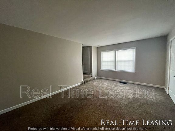 4th image of 702 1st Ave S