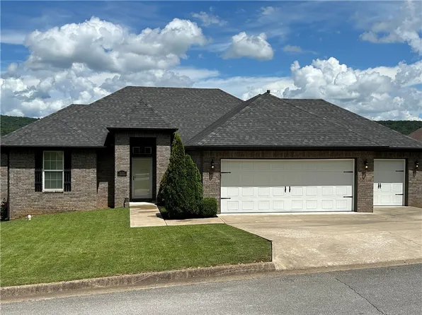 686 W Thornstone Ave, West Fork, AR 72774