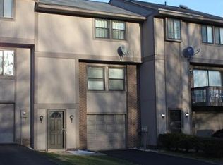 328 Ridge Point Cir, Bridgeville, PA 15017