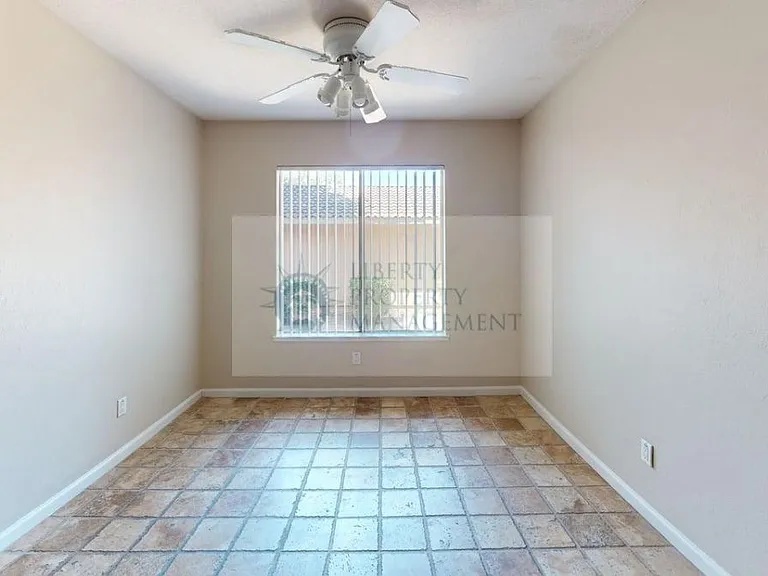 4008 Elmo Loop #D — Photo 3