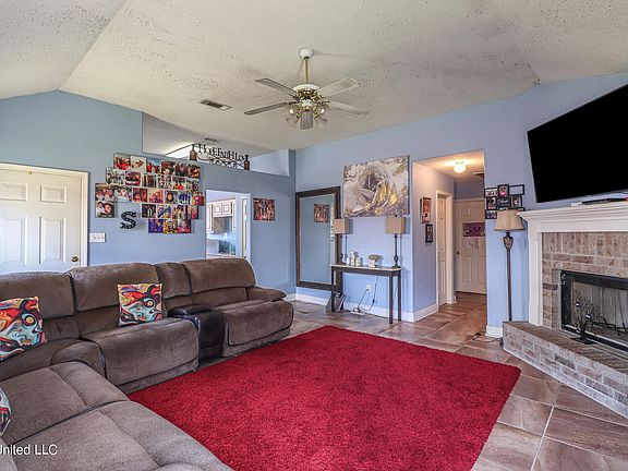 4th image of 11159 Hendry Dr