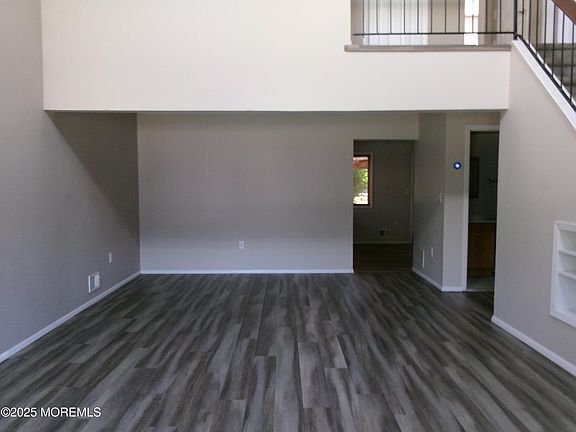 4th image of 965 Seabury Ct