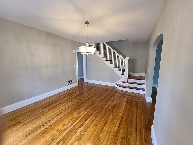 1114 N Madison St — Photo 7