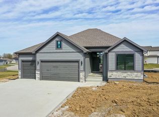 1716 Lolly Ct, Basehor, KS 66007