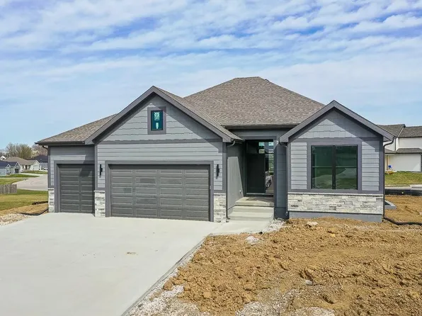 1716 Lolly Ct, Basehor, KS 66007