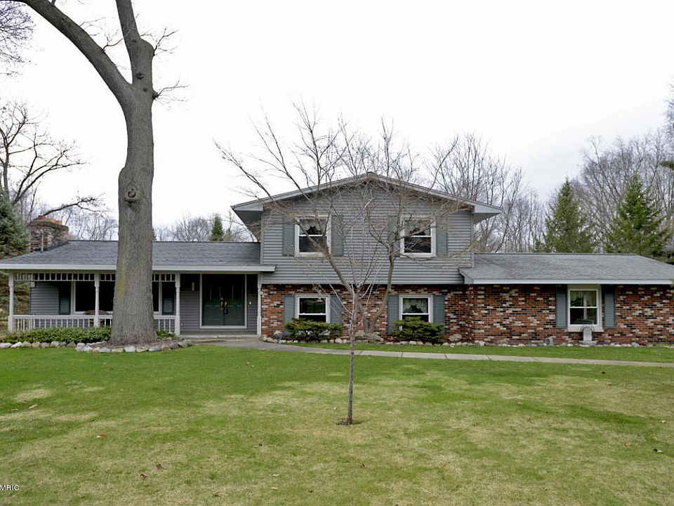 1st image of 152 Wheaton Ave