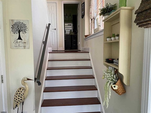 2nd image of 7 Marlin Ct #7