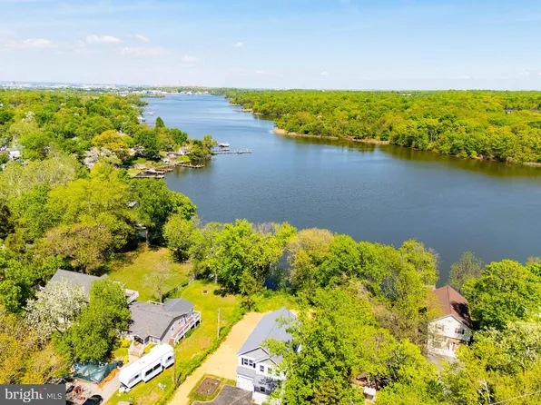 1106 Marley Creek Dr, Glen Burnie, MD 21060