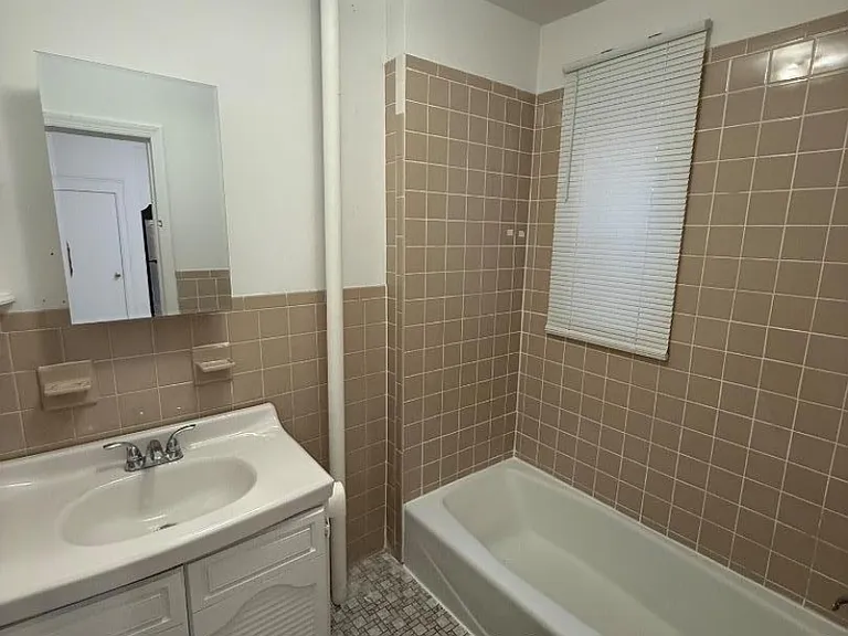 355 Lincoln Ave #1C — Photo 6