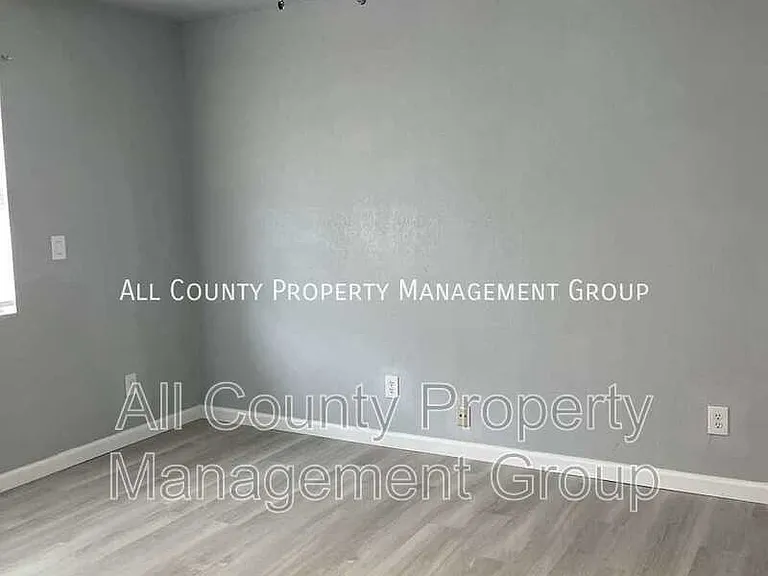 7300 Bob Hanger St — Photo 7
