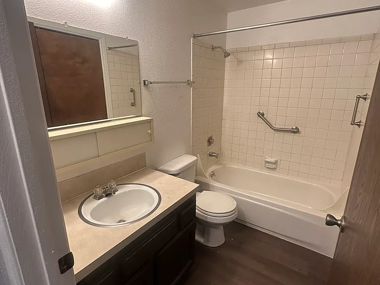 300 N Pacific St #1 — Photo 5