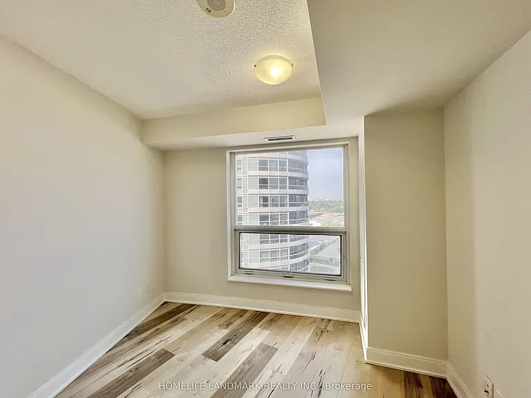 125 Village Green Sq #1111 — Photo 6