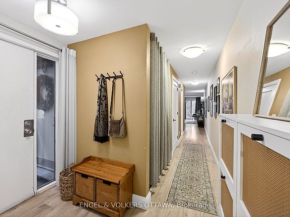 4th image of 35 Robinson Ave #B
