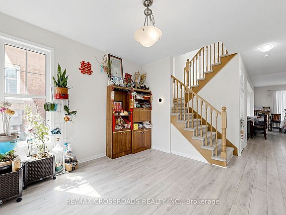 2nd image of 1754 Hayden Ln
