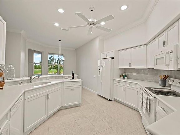 5th image of 16473 Edgemont DR