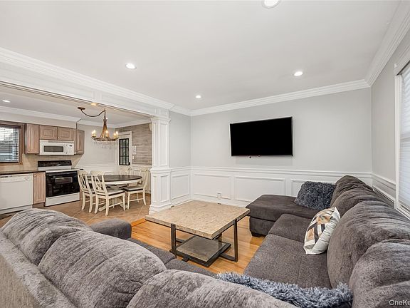 5th image of 53 Lincoln Boulevard