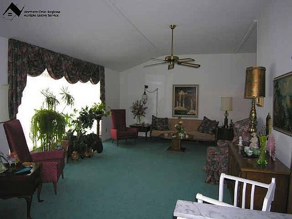 3rd image of 8137 Maplegrove Ave