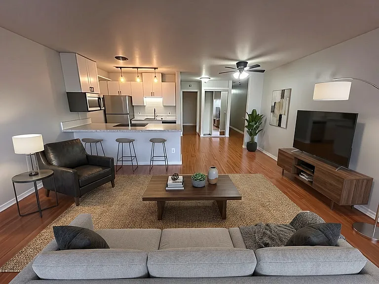 Hawaiian Apartments — Photo 11