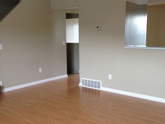 3rd image of 1204 W Torwood Ct
