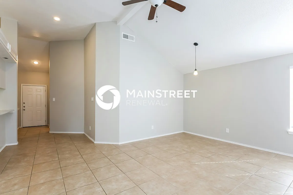 Living Room - 304 Meadowglen Dr