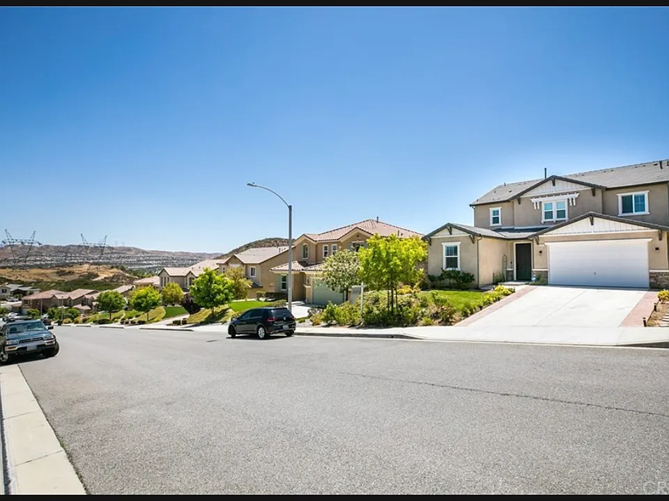 20540 Suzie Ln