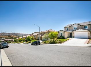 20540 Suzie Ln, Santa Clarita, CA 91350
