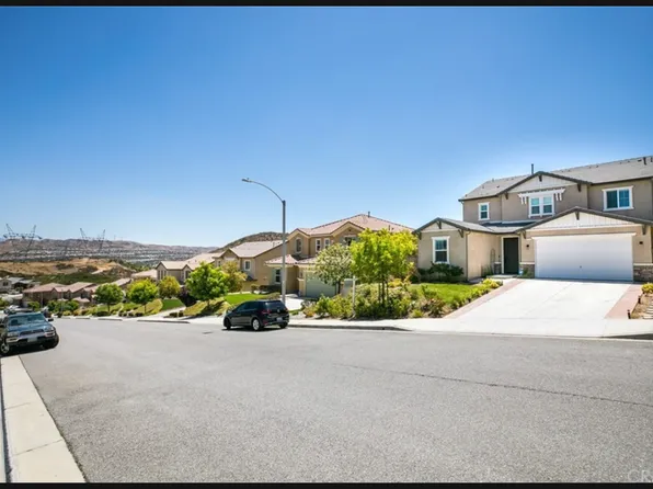 20540 Suzie Ln, Santa Clarita, CA 91350