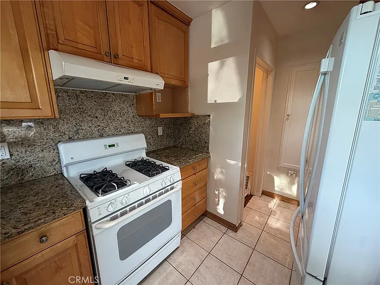 3017 W Victory Blvd — Photo 6