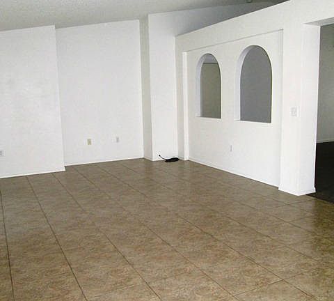 4th image of 888 Macon Dr