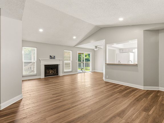 5th image of 3364 Calais Cir