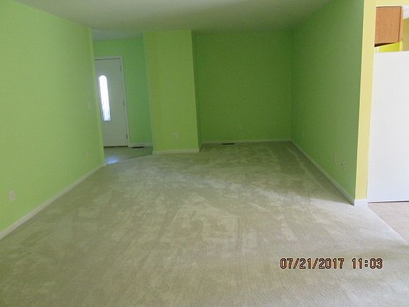 4th image of 218 W Campbell St