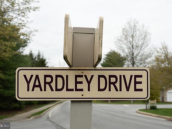 4th image of 1741 Yardley Dr
