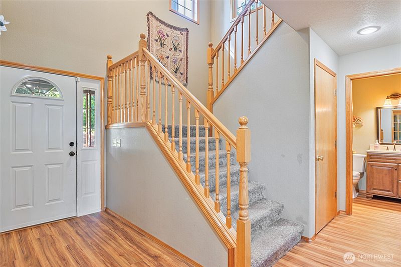 4th image of 130 Mosswood Lane