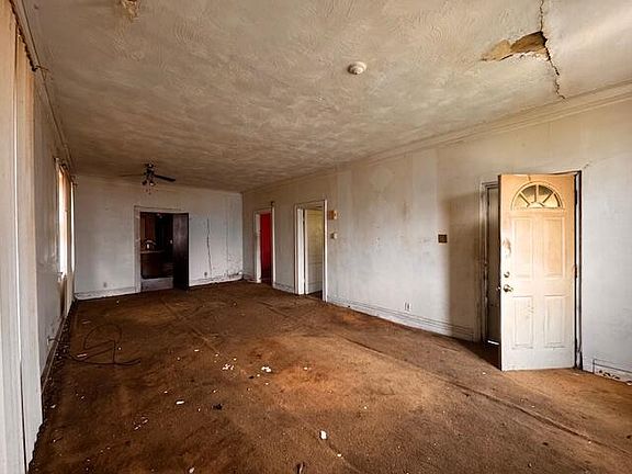 4th image of 616 E 151st St